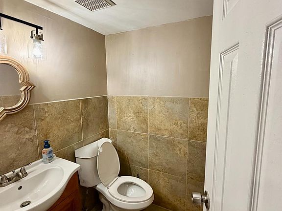 5th image of 3400 Amberway Ct
