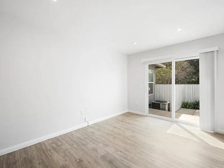 609 N Fairview St — Photo 17