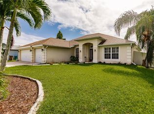 832 NE 38th Ter, Cape Coral, FL 33909