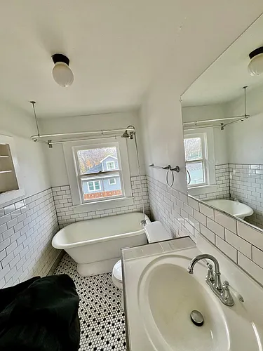 1450 W Myrtle St #2 Photo 1