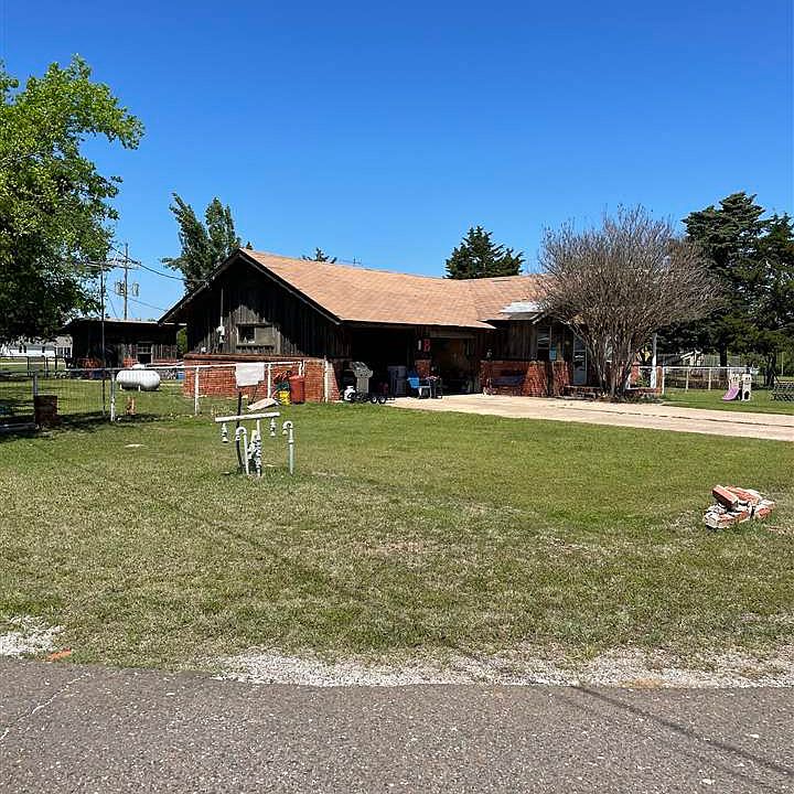 2nd image of 1922 W Countyline Rd