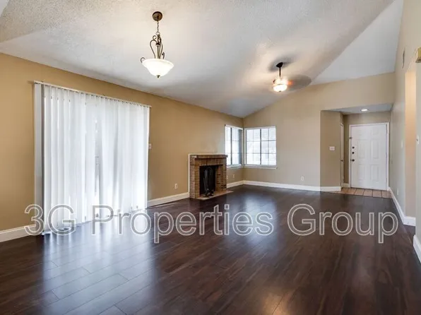 613 Hunters Glen St, Lewisville, TX 75067
