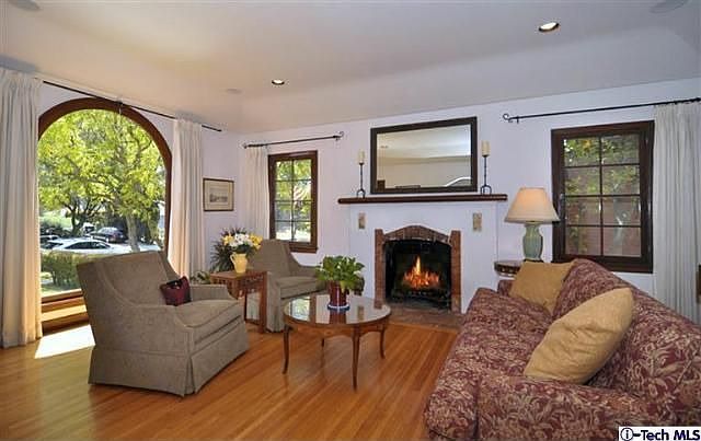 2nd image of 1035 N Chester Ave