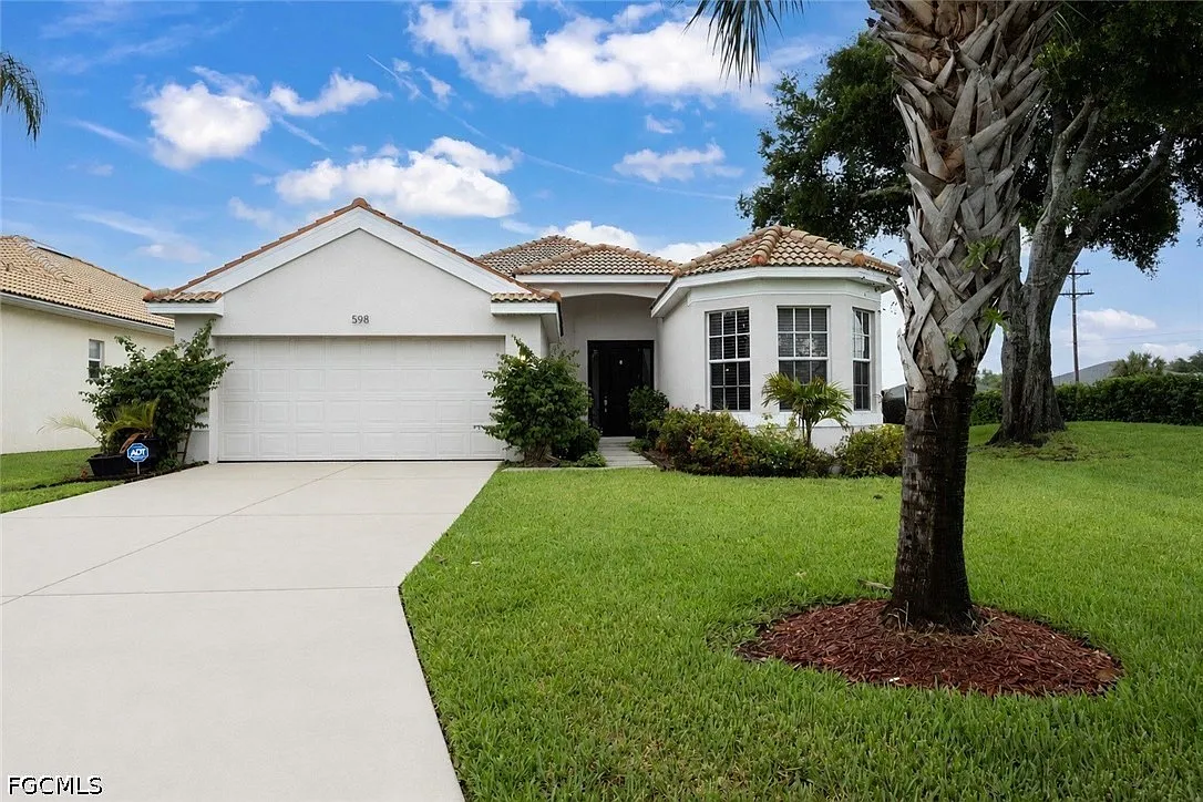 3 bed, 2.0 bath, 1703 sqft, $2,395 — Photo 1