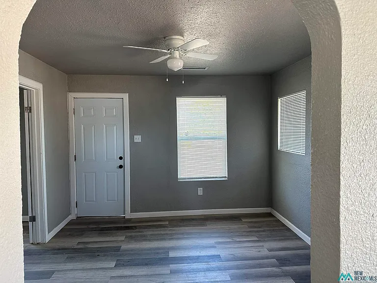 1009 S Lea Ave — Photo 6