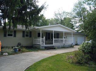 4065 Hershey Rd, Erie, PA 16506