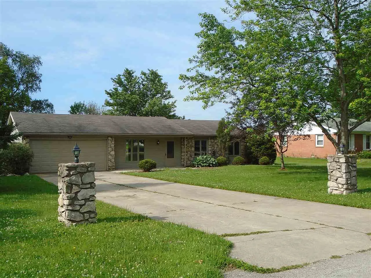 1905 E McCormick Dr photo 1