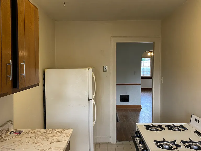 1338 Virginia Ave — Photo 10