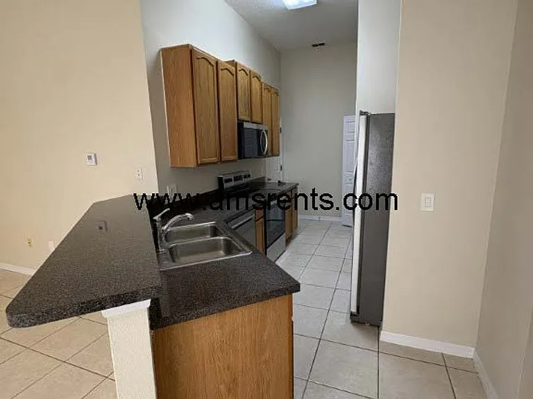 539 Albatross Dr — Photo 5
