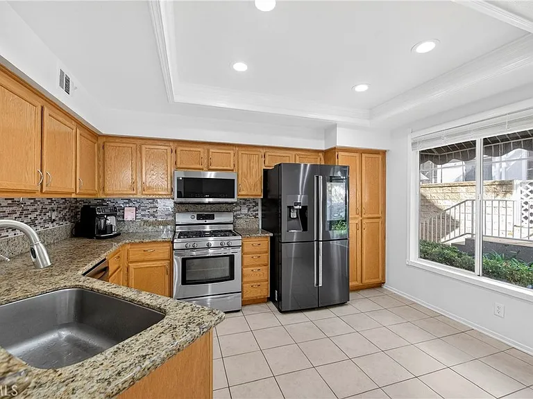 32 Carlsbad Ln — Photo 12