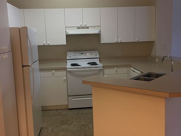 2nd image of 3561 Conroy Rd