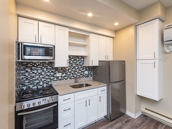 3rd image of 1511 W Albion Ave #G