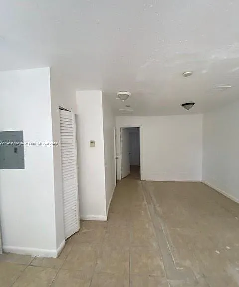 2012 NW 42nd St #R — Photo 10