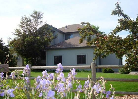 1st image of 217 Willow Dr