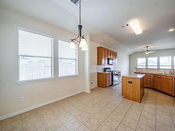5th image of 21102 Sierra Bend Dr