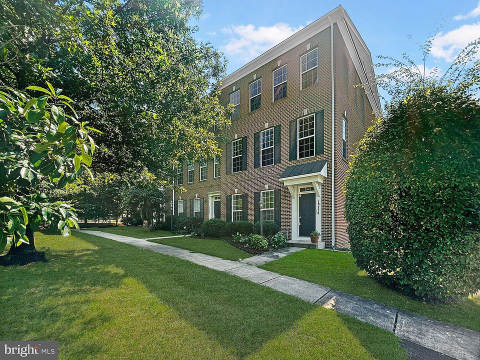 1st image of 15852 Mackenzie Manor Dr