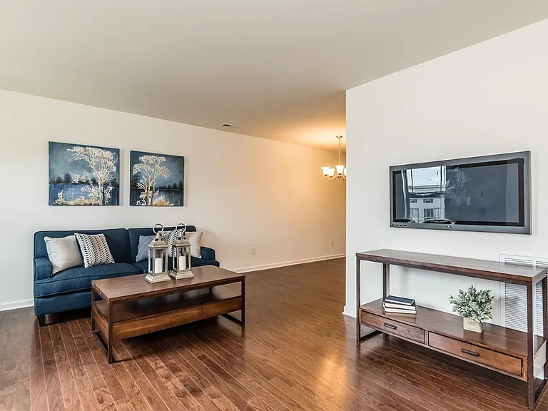 515 Hobkirks Pl — Photo 4