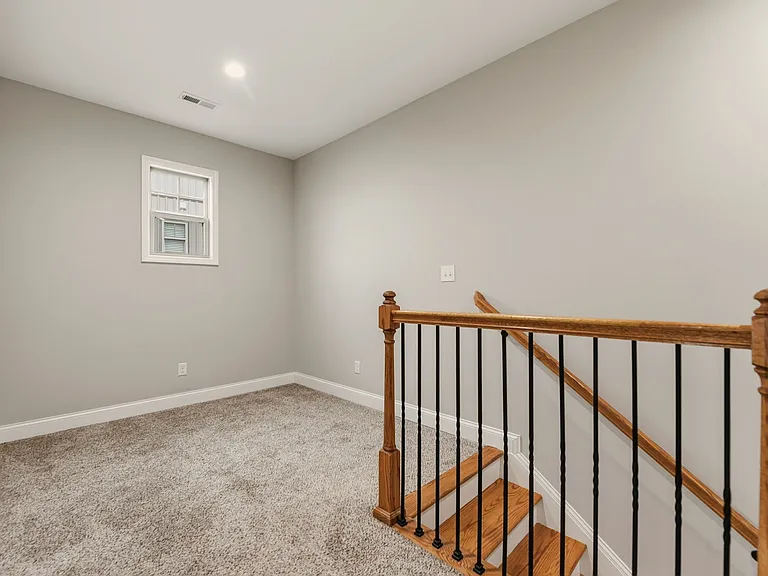9924 Winding Hill Ln — Photo 35