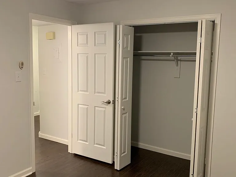1033 Straight Creek Dr N #105 — Photo 5