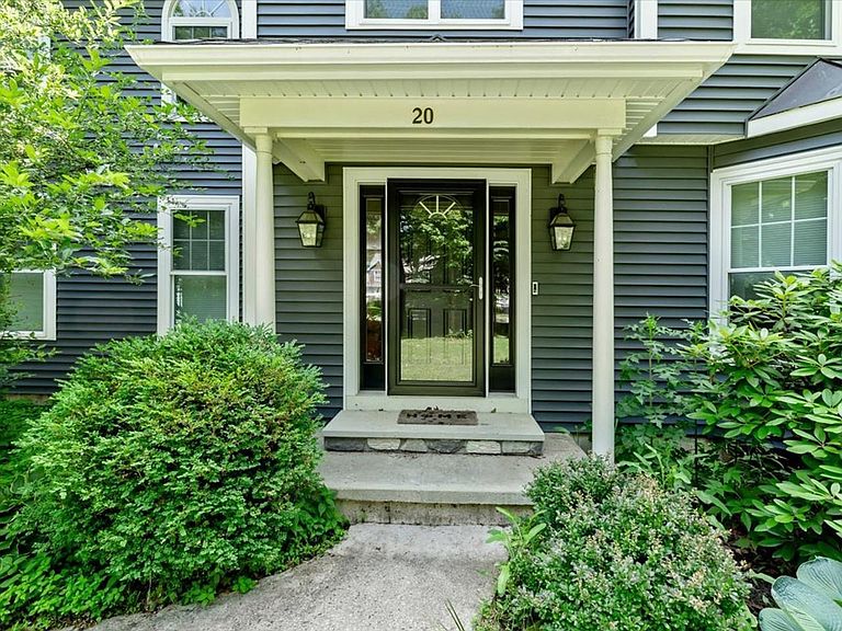 Listing photo 4