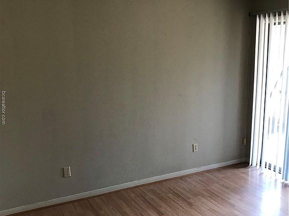4th image of 702 Vassar Ct APT A