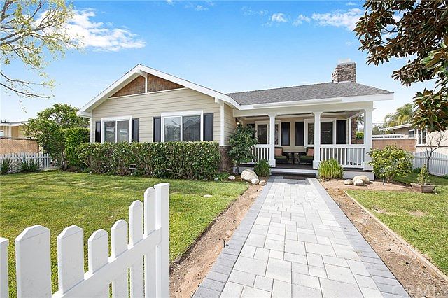 1st image of 331 Costa Mesa St