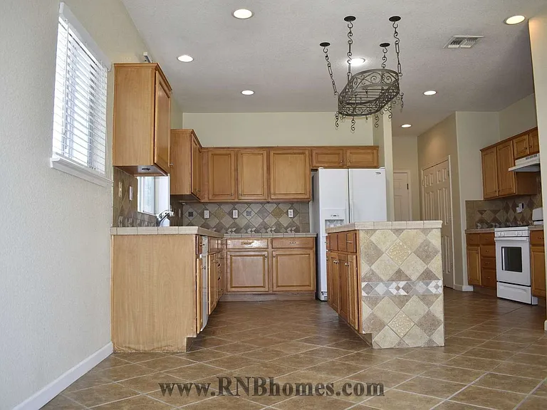 6301 Bluebill Ct — Photo 5