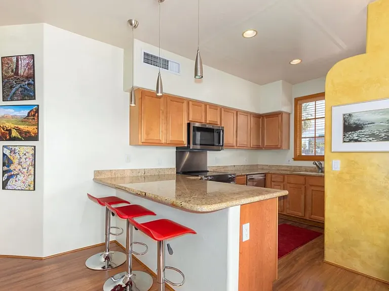 630 E Harvill Dr #206 — Photo 3