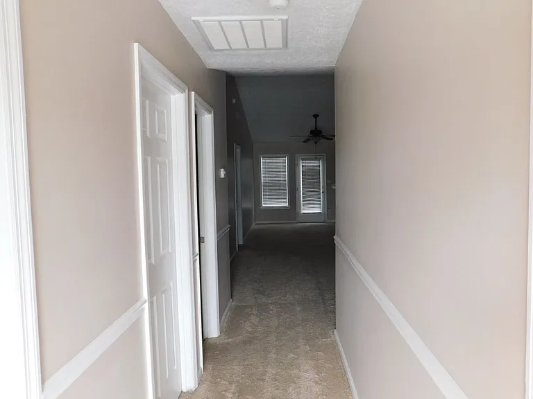 100 Christopher Ct — Photo 3