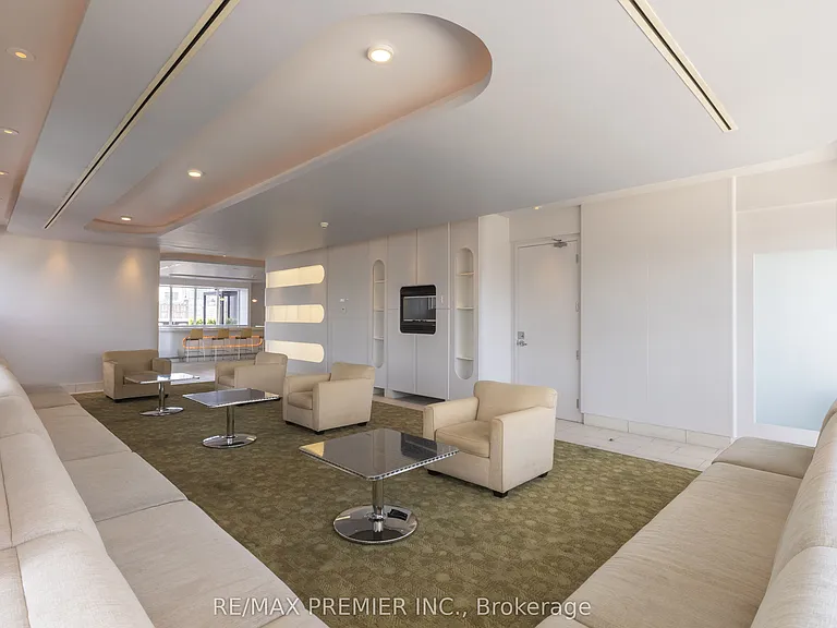 220 Victoria St #705 — Photo 34
