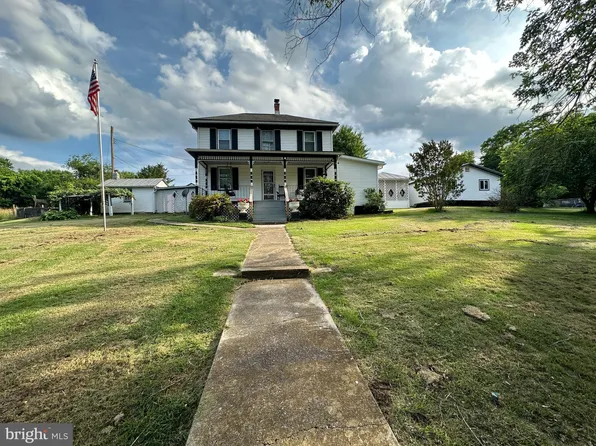 5138 Central Ave, Great Cacapon, WV 25422