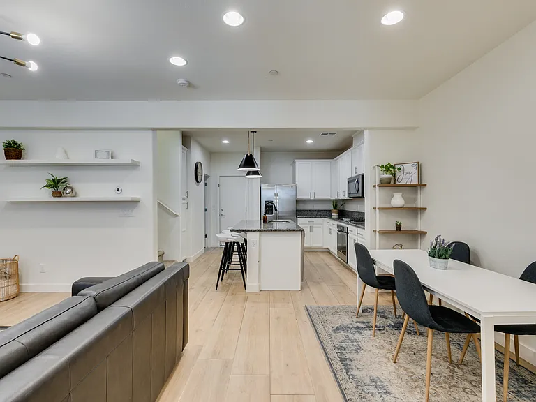 77 Alamere Falls Dr — Photo 14