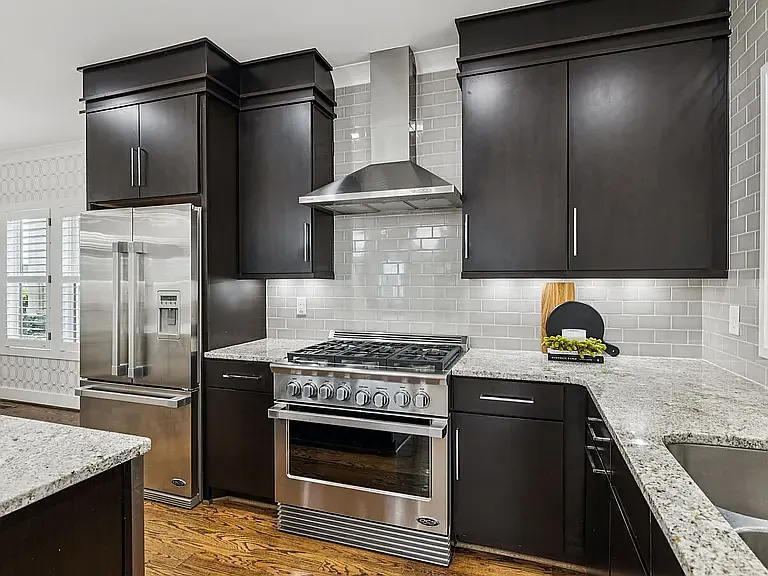 2302 Sunset Pl — Photo 17