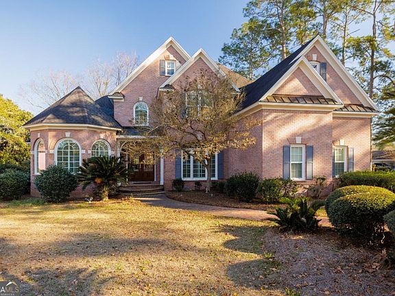2nd image of 708 Town And Country Dr