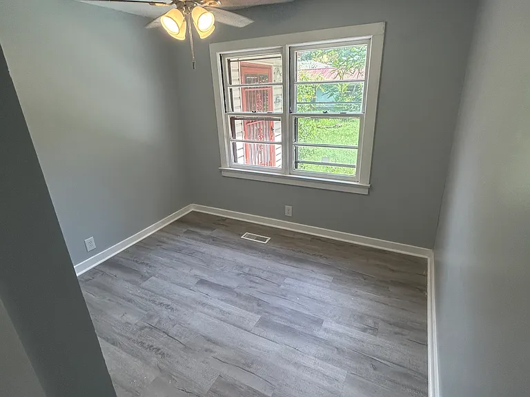 518 Dulin St — Photo 2