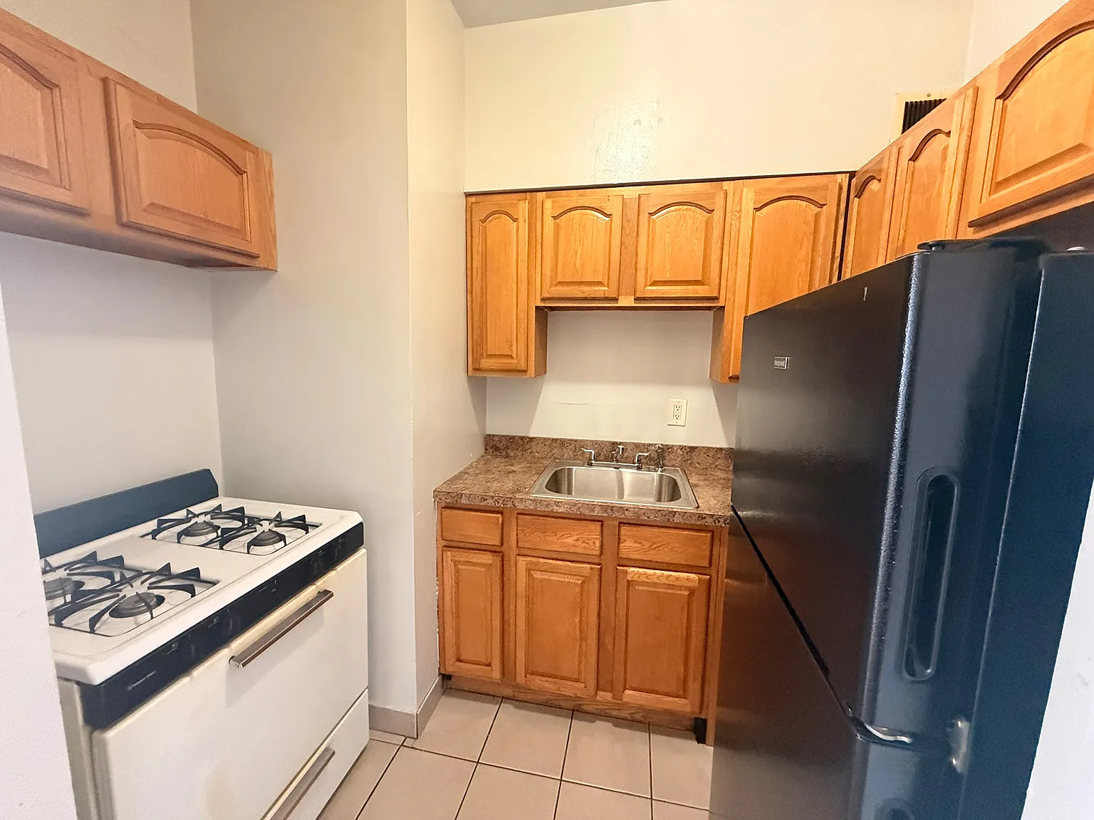 127 Wade St — Photo 1