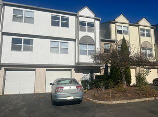 7 Kensington Ct #7, Nanuet, NY 10954