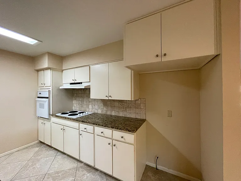 1303 Northlake Dr — Photo 8
