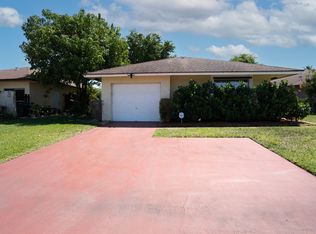 5258 Mendoza St, West Palm Beach, FL 33415