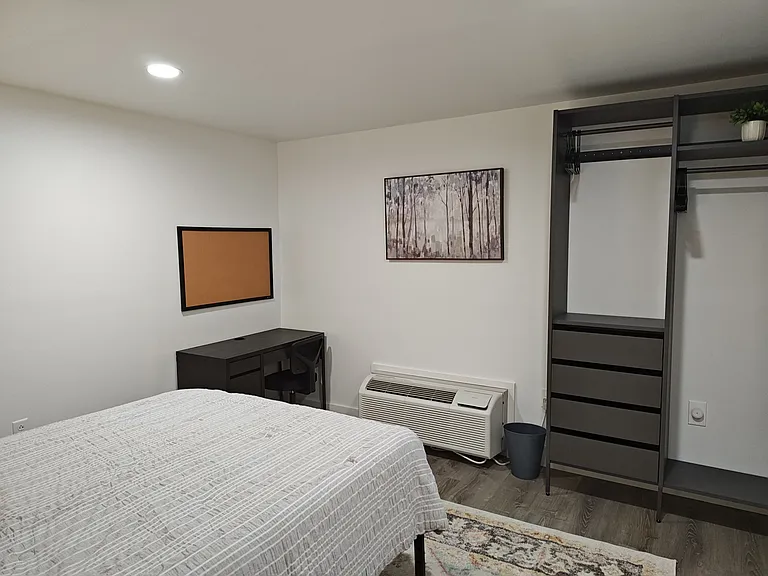 200 W Walnut St #4 — Photo 6