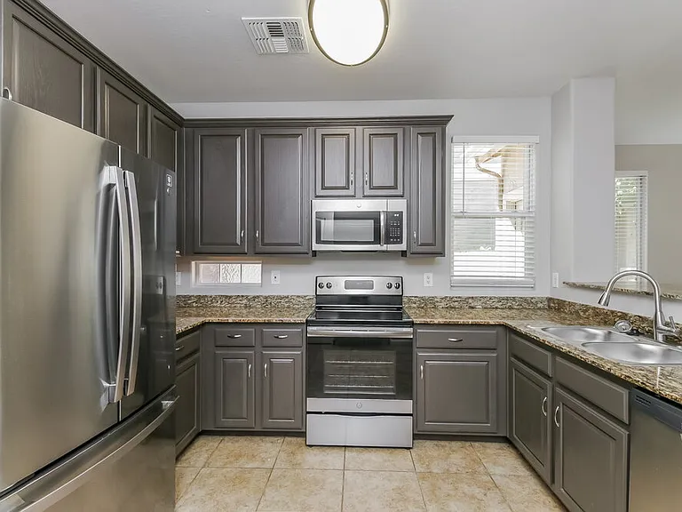 10215 E Isleta Ave — Photo 7