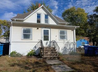 17 5th St NW, Oelwein, IA 50662