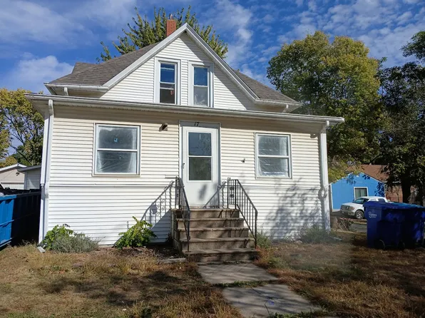 17 5th St NW, Oelwein, IA 50662
