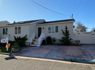 2596 Island Channel Rd, Seaford, NY 11783