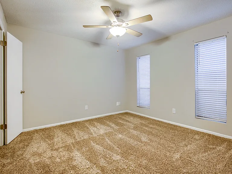 Sandpiper Apartments — Photo 7