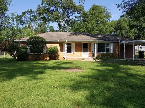 1105 Willow Springs Dr, Longview, TX 75604