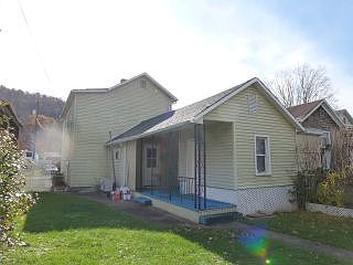 4th image of 56001 W 2nd St
