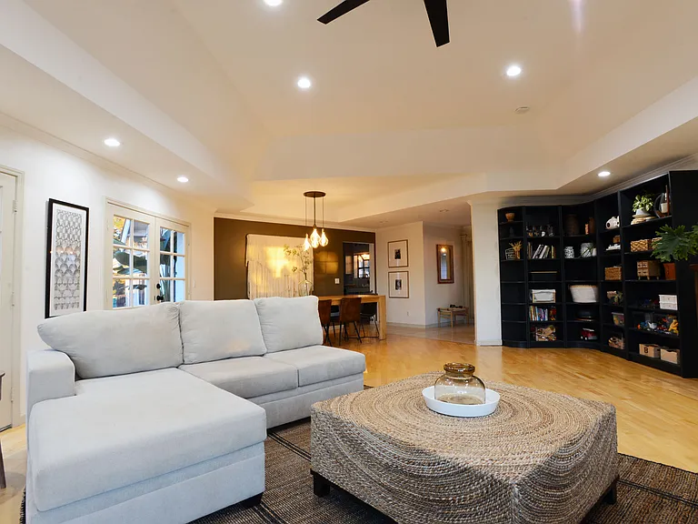 Ridge Top Ct — Photo 1