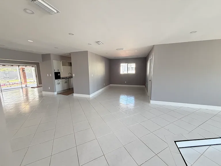 9250 SW 68th St — Photo 9