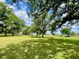833 River Tree Rd, Leakey, TX 78873